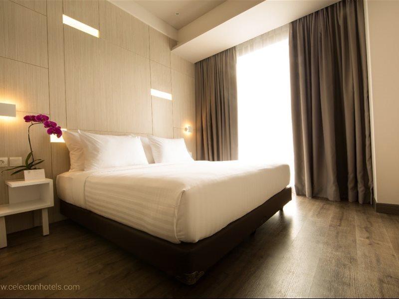 Swiss-Belinn Cikarang Exterior photo